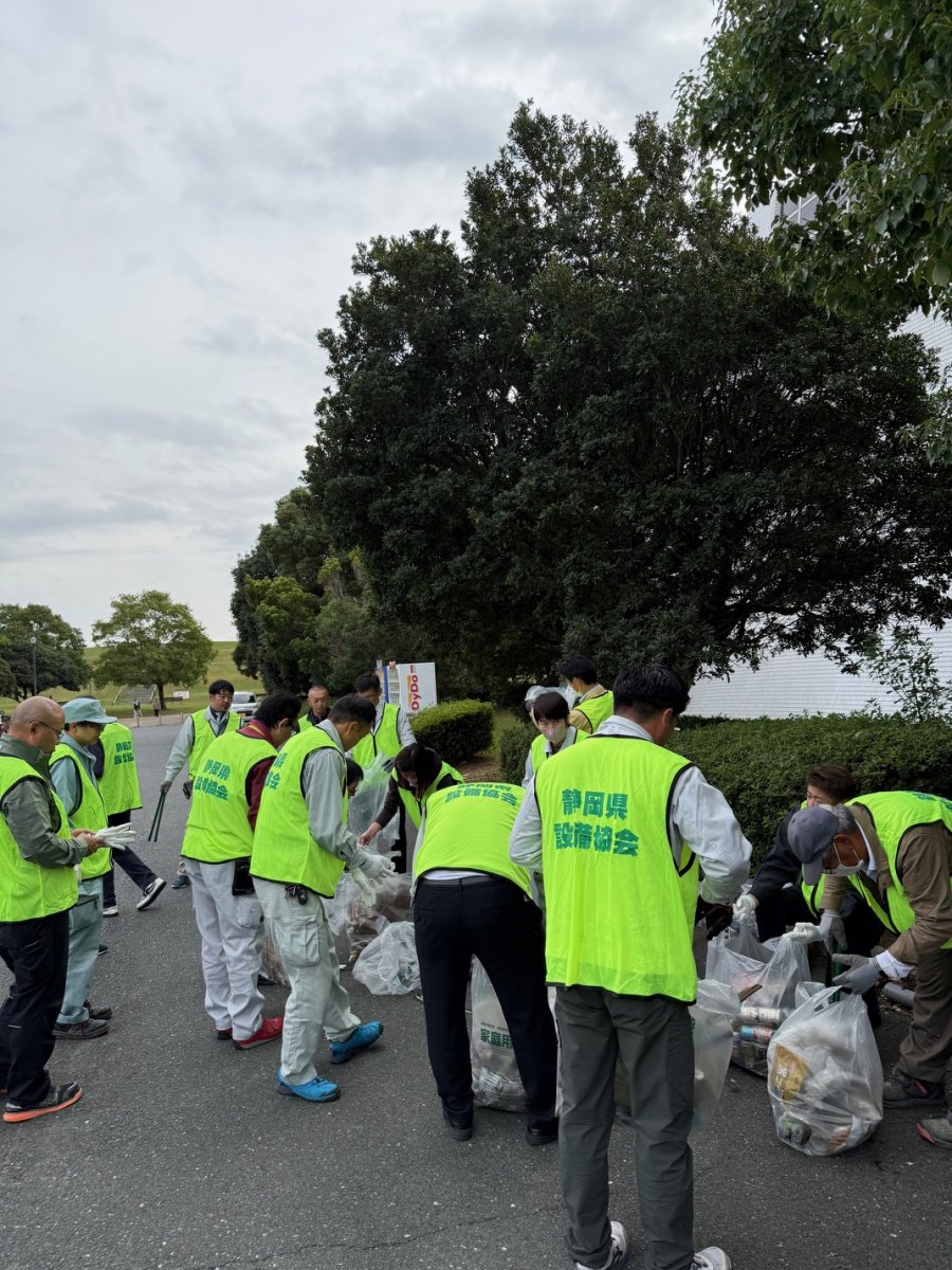 第2回　国道1号浜松バイパス清掃活動（中田島交差点周辺）